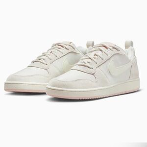 Nike Court Borough Low Premium